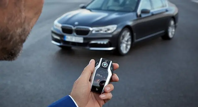 Làm chìa khóa xe BMW