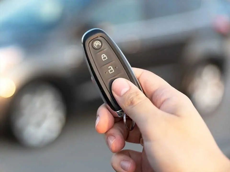 Mất chìa khóa ô tô phải làm gì? Cách xử lý nhanh và an toàn